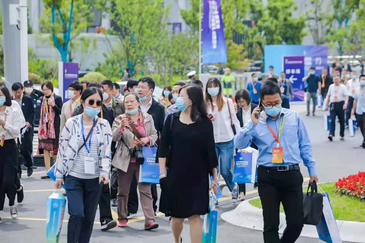 观众.jpg 观众.jpg